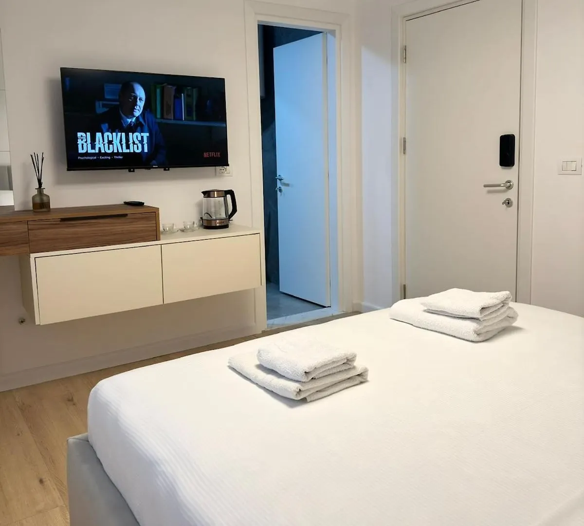 Loha Luxury Apartment 티라나 알바니아